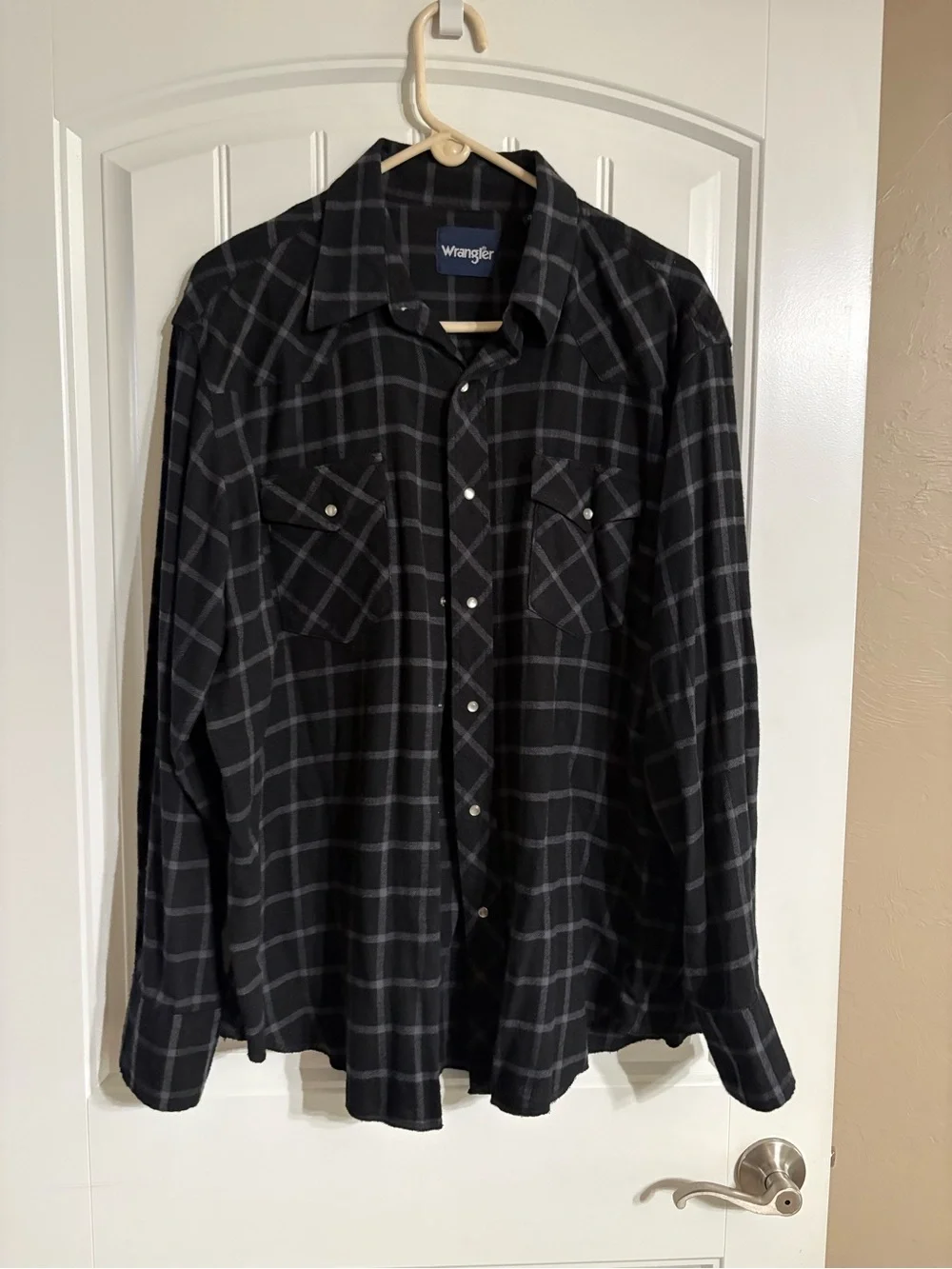 Wrangler Black and Gray Plaid Button-Down Shirt - Picture 1 of 1